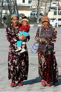 Traditionelle usbekische Kleidung