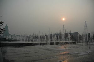 The fountain in front of the Big Wild Goose Pagoda