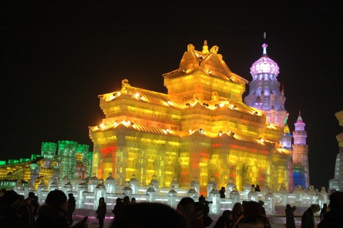 Ice and Snow Festival in Harbin bei Nacht