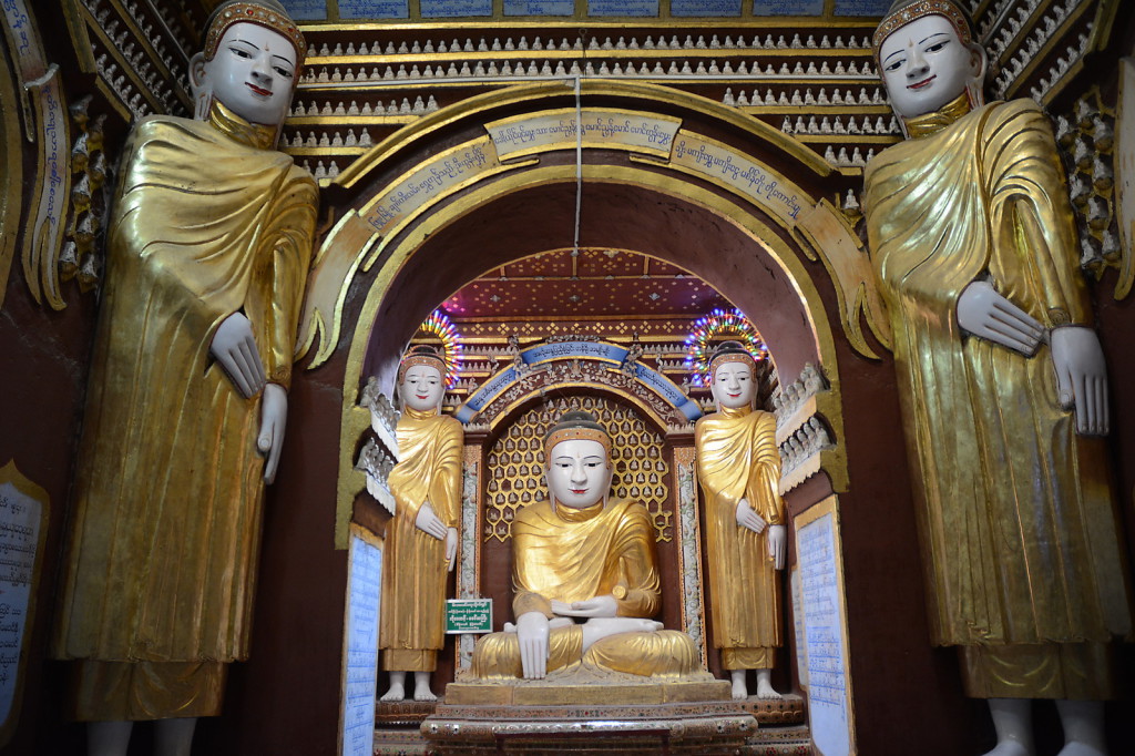 Apparently more than 500000 Buddhas in one monastery: Thanboddhay