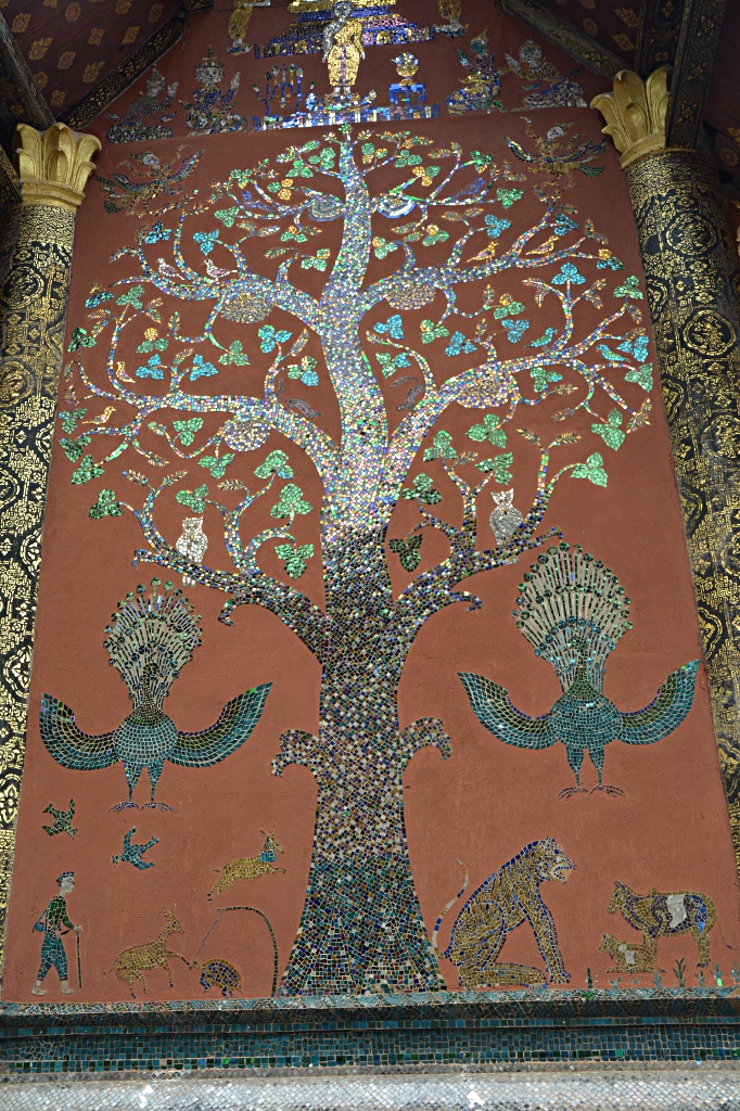 Color mirror mosaic at Wat Xieng Toung
