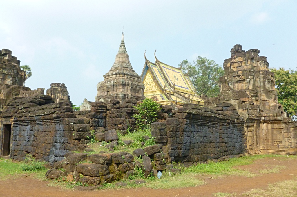 Wat im Wat: Wat Nokor in Kampong Cham