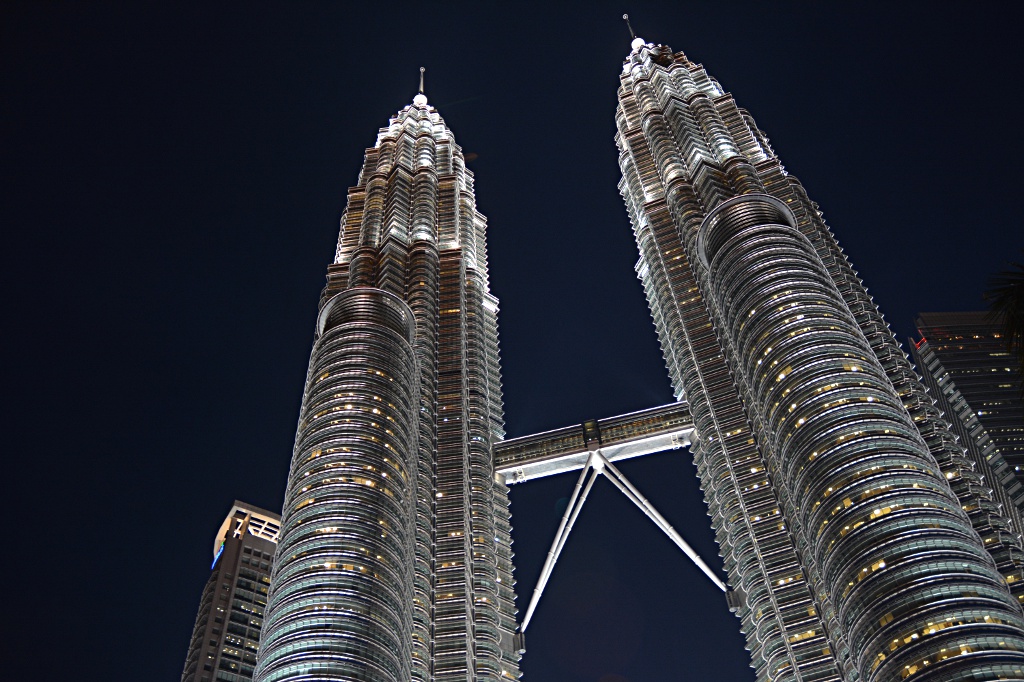 Petronas Twin Towers nach Sonnenuntergang
