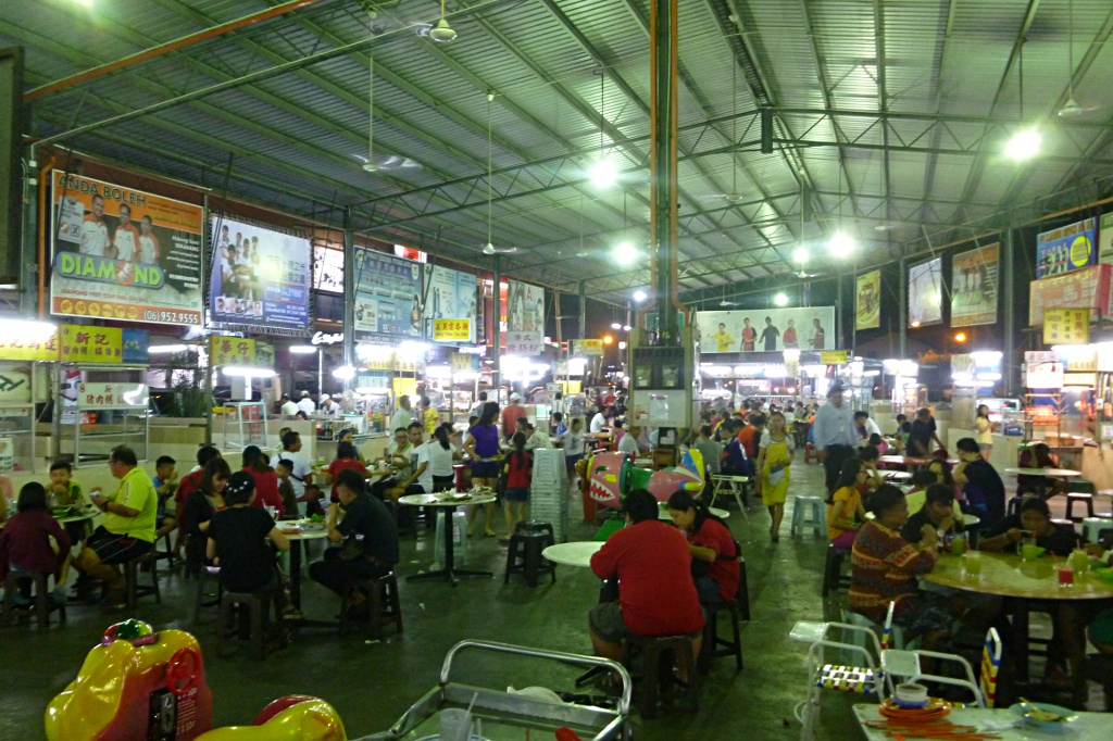 Hawker center in Muar where one can eat the local specialty Otah-otah